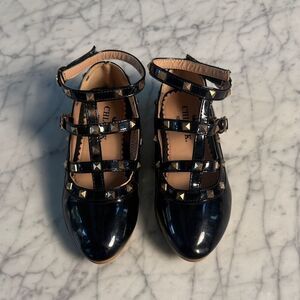 Chloe K. New York Camilla Rock Stud Shoes Sz 1